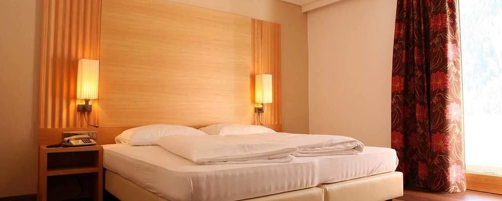 Hotel Cristallo Солда Екстериор снимка