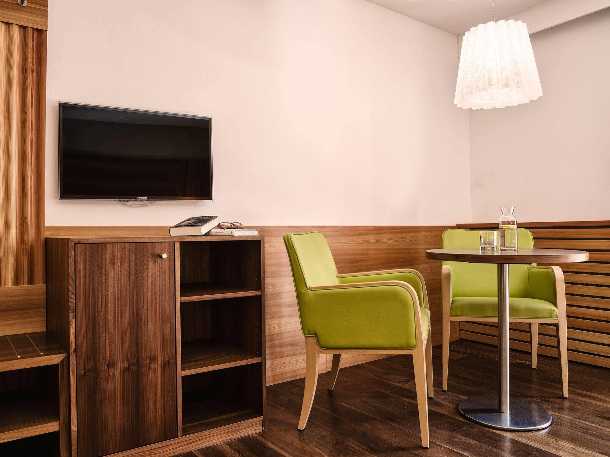Hotel Cristallo Солда Екстериор снимка