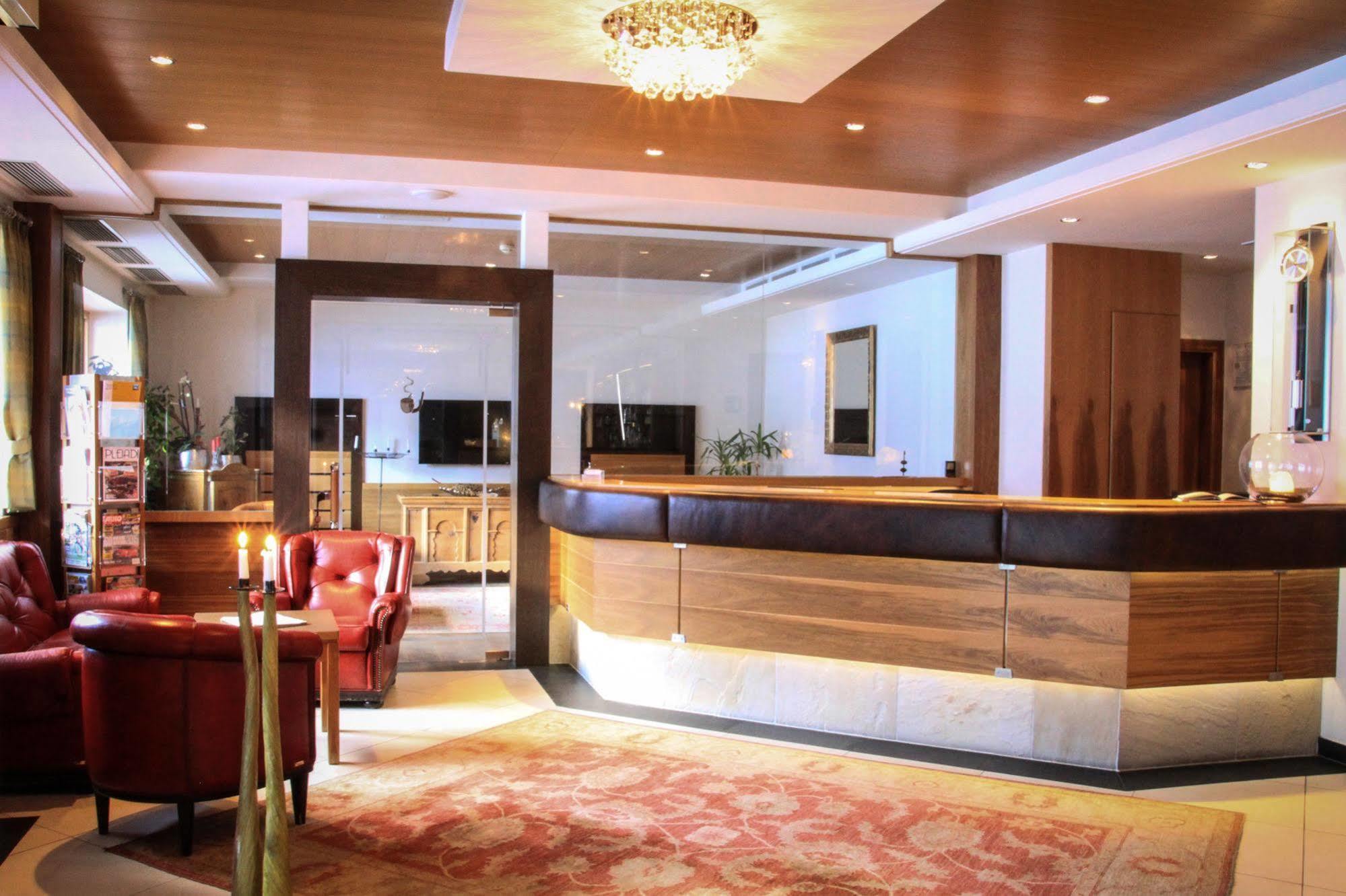Hotel Cristallo Солда Екстериор снимка